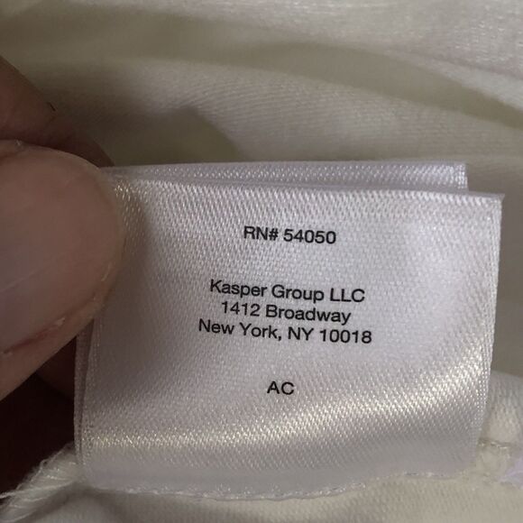 Anne Klein Women’s Scalloped Neck Tank Bright White Size Large NWT - Picture 15 of 15